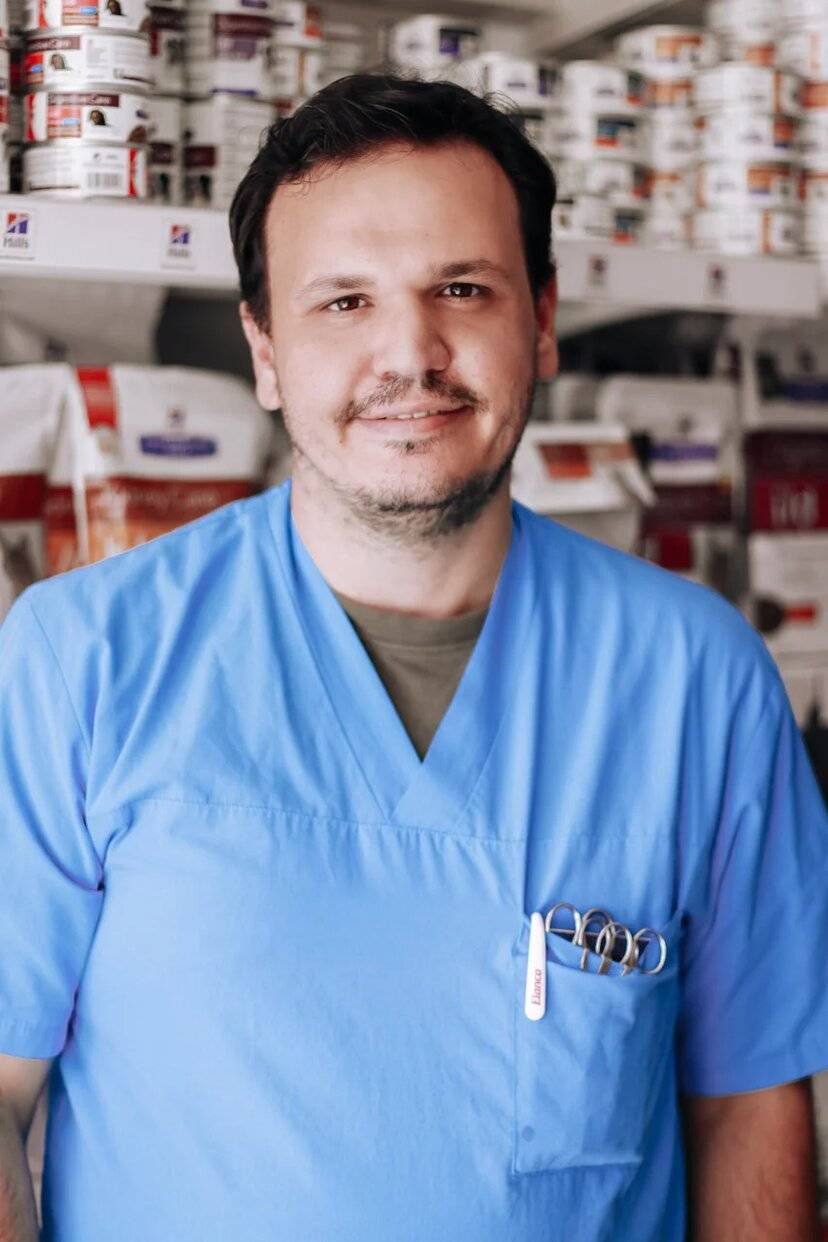 Dr. Lefteris Chalvadakis(Veterinarian)